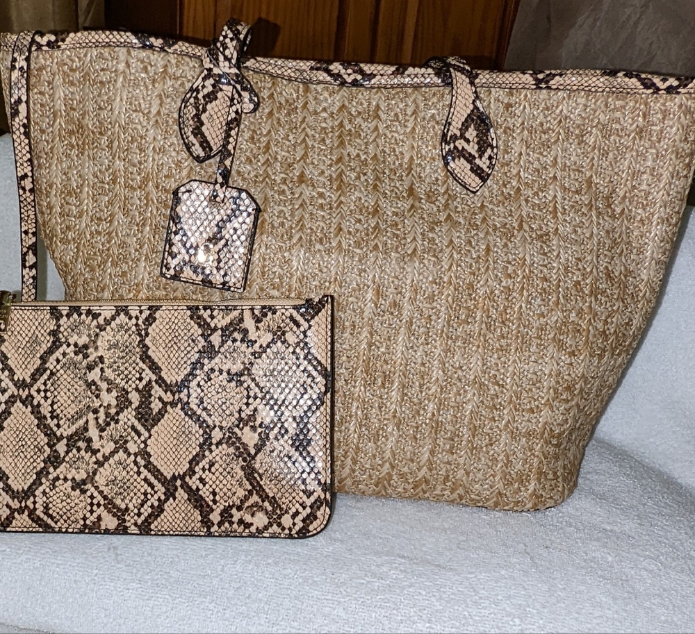 Steve Madden Retreat tote bag.